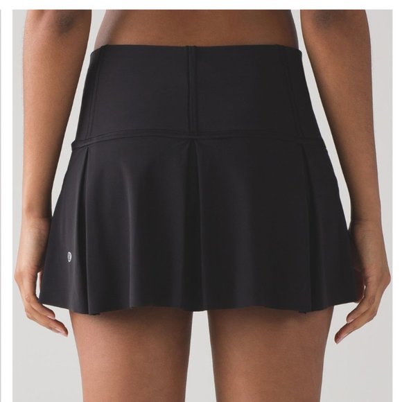 lululemon athletica Dresses & Skirts - Lululemon Lost In Pace Skirt Black - 6